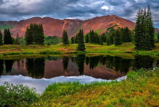 Colorado mountain lake landscape